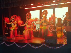 event entertainers at tropical themed event