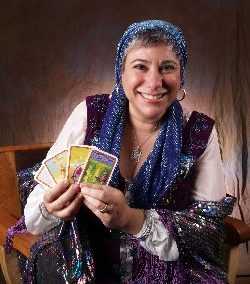 psychic and tarot reader e1493913993768